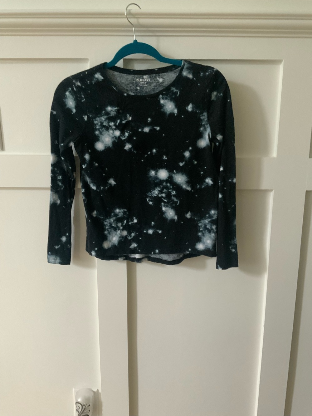 Old Navy Black and White Tie-Dye Long Sleeve Tee